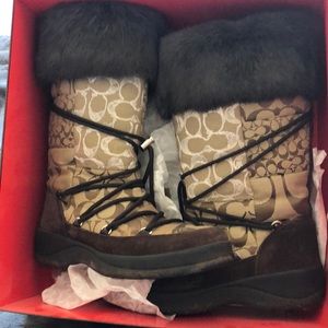 COACH Snowboots